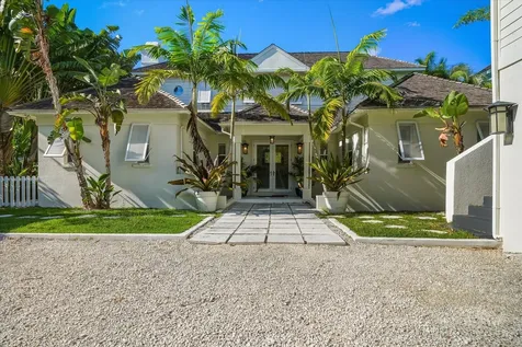 5 Charleston New Providence Paradise Island BS