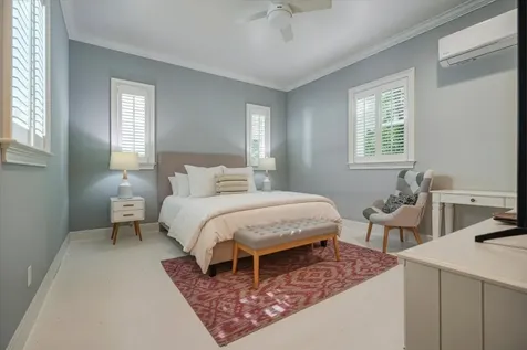 5 Charleston New Providence Paradise Island BS