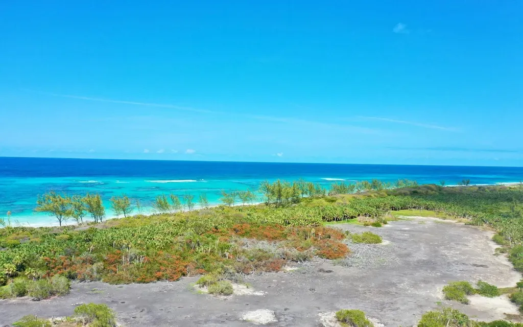 10 Acres, Flamingo Point, Cat Island BS