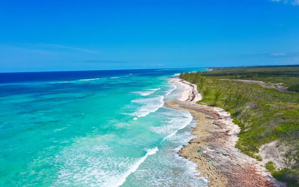 10 Acres, Flamingo Point, Cat Island BS