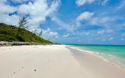 10 Acres, Flamingo Point, Cat Island BS