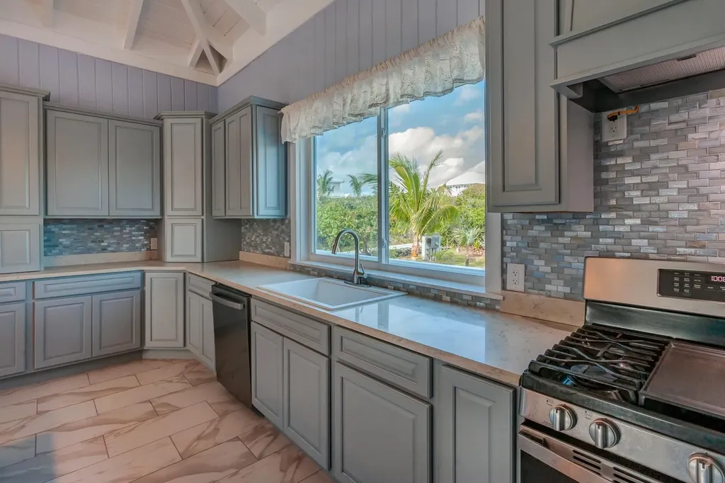 Blue Summer Abaco BS