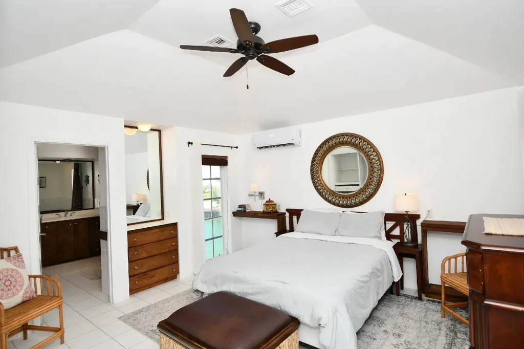 Orange House. Abaco BS