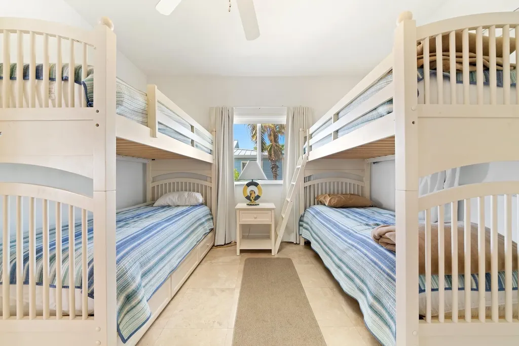 305 Bimini Bay 305 Bimini BS