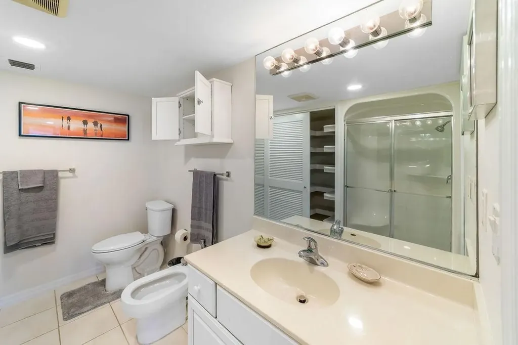 Bell Channel Club C-10 Grand Bahama Freeport BS