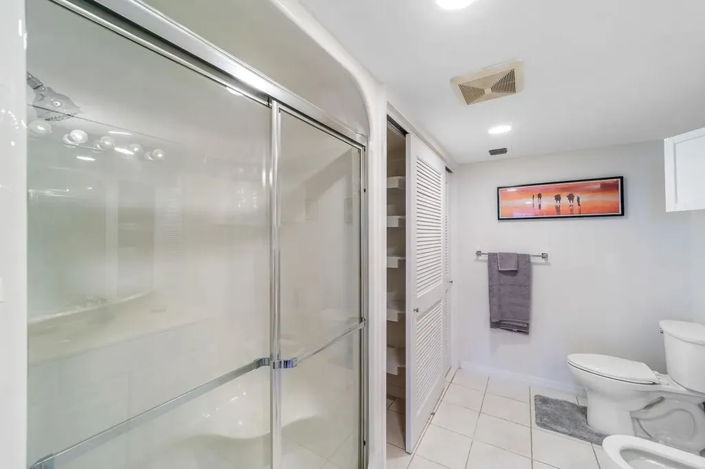 Bell Channel Club C-10 Grand Bahama Freeport BS