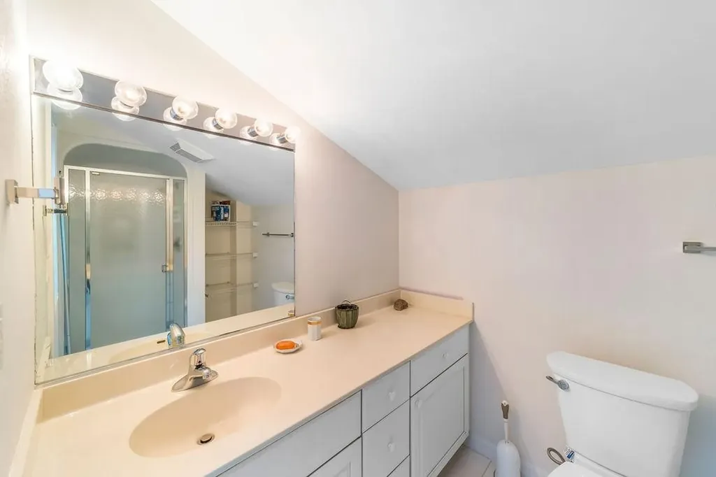 Bell Channel Club C-10 Grand Bahama Freeport BS