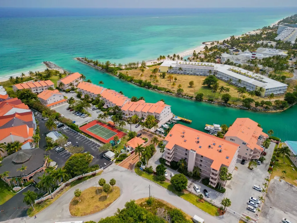 Bell Channel Club C-10 Grand Bahama Freeport BS