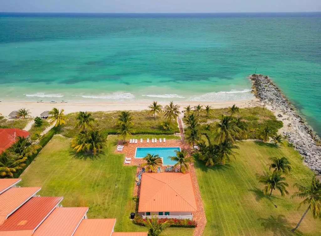 Bell Channel Club C-10 Grand Bahama Freeport BS