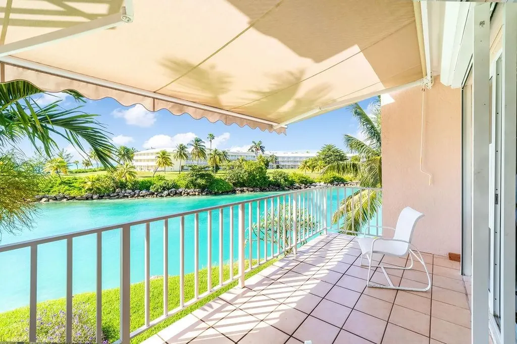 Bell Channel Club C-10 Grand Bahama Freeport BS