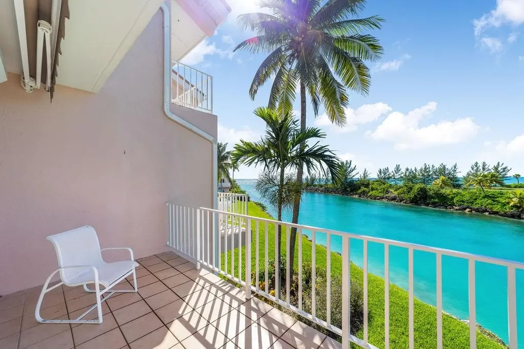 Bell Channel Club C-10 Grand Bahama Freeport BS