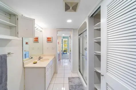 Bell Channel Club C-10 Grand Bahama Freeport BS