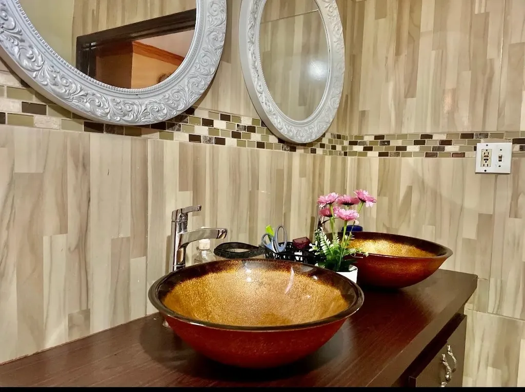 Hosta Close Tropical Gard New Providence Paradise Island BS