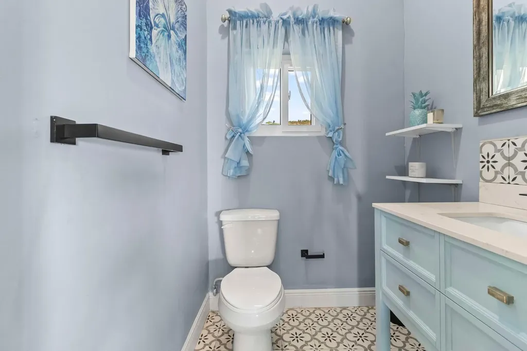 Wandering Shore Drive Eleuthera BS