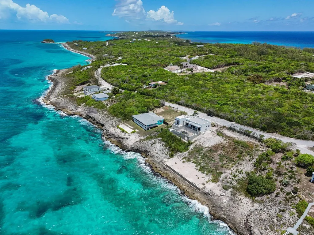 Wandering Shore Drive Eleuthera BS