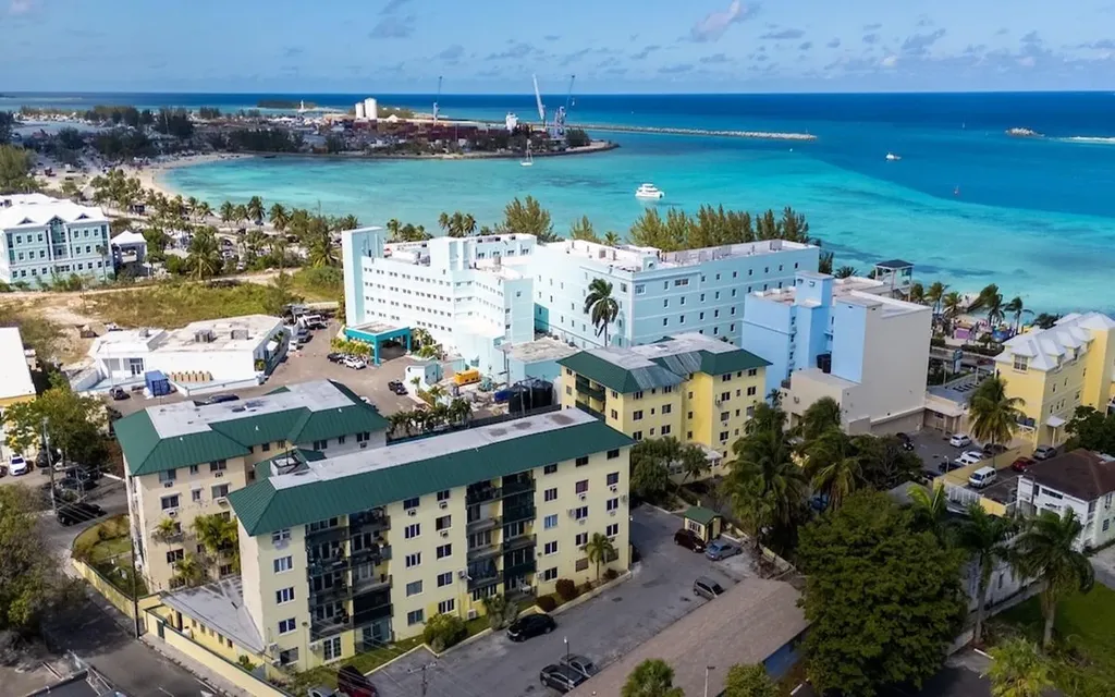 New Providence Paradise Island BS, Town Court, Unit 31