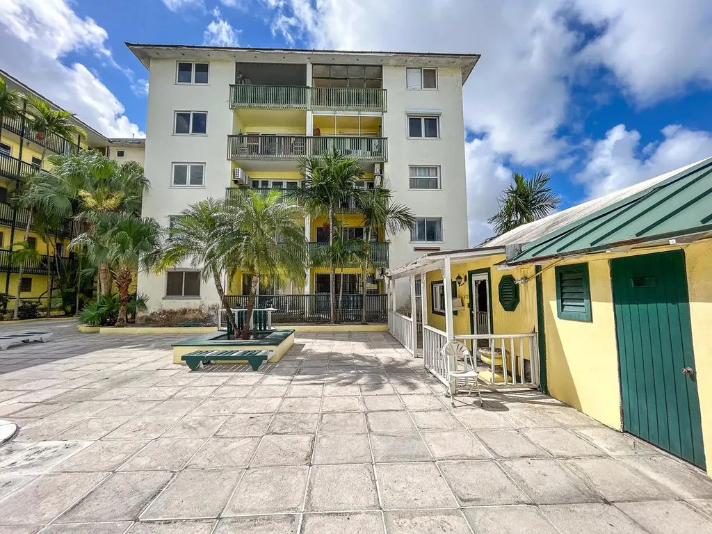 Town Court New Providence Paradise Island BS