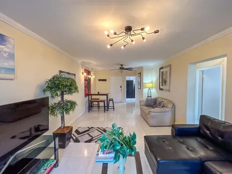 Town Court New Providence Paradise Island BS