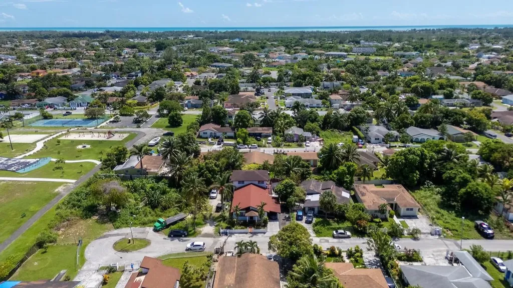 Golden Gates New Providence Paradise Island BS