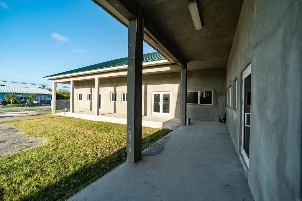 Coral Road & Ponce De Leo Grand Bahama Freeport BS