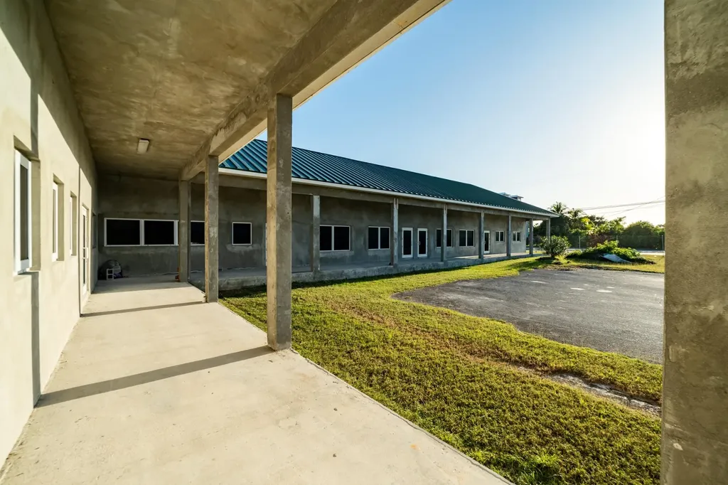 Coral Road & Ponce De Leo Grand Bahama Freeport BS