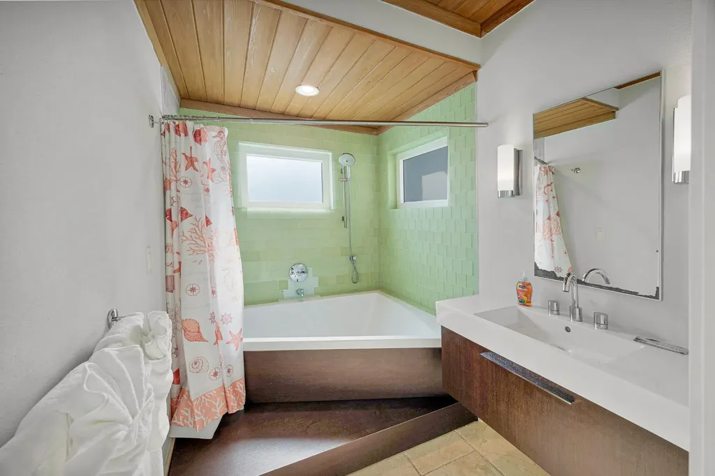 Sky Beach 29 Eleuthera BS