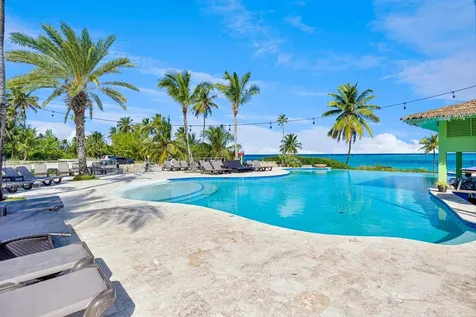 Sky Beach 29 Eleuthera BS