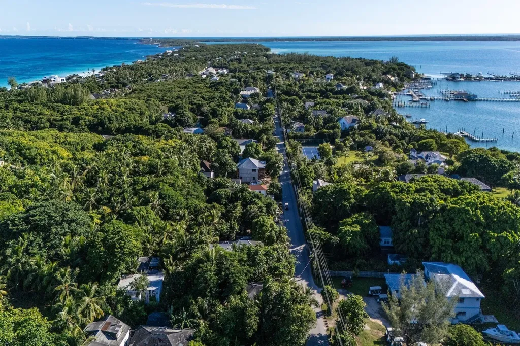 Lot 43 Eleuthera BS