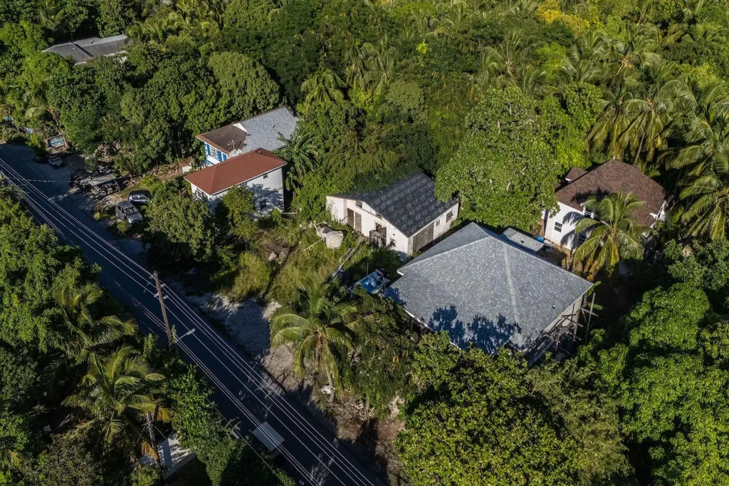 Lot 43 Eleuthera BS