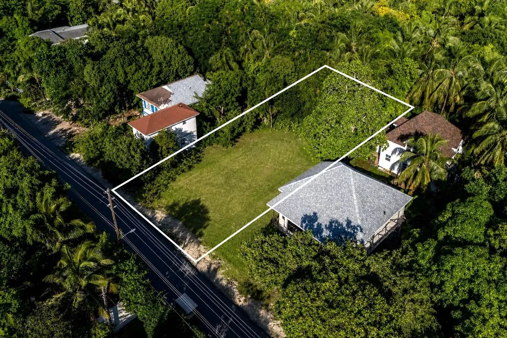 Lot 43 Eleuthera BS
