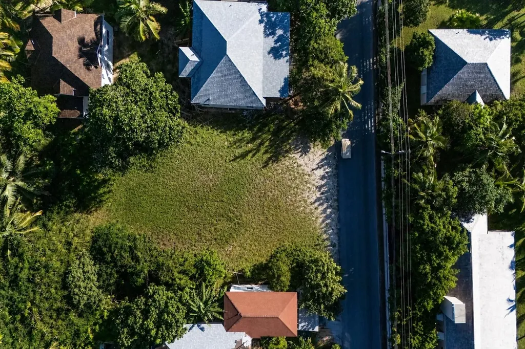 Lot 43 Eleuthera BS