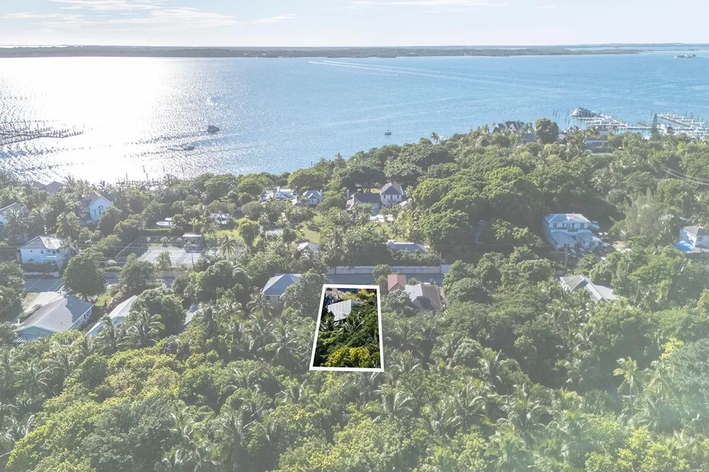 Lot 43 Eleuthera BS