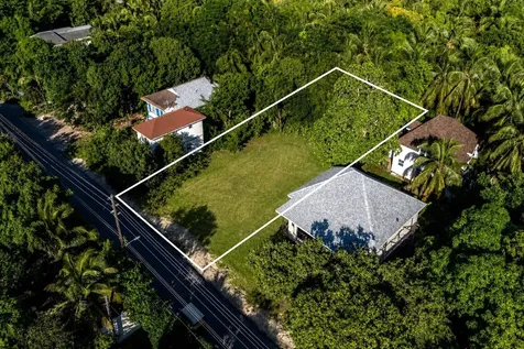 Lot 43 Eleuthera BS