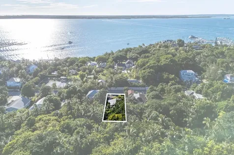 Lot 43 Eleuthera BS