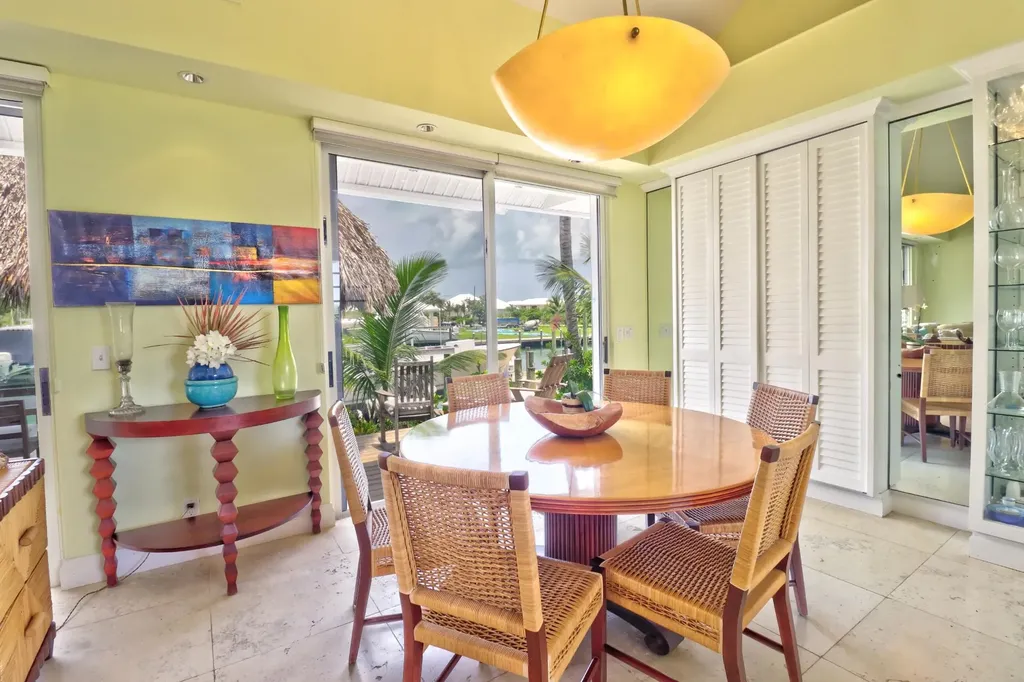 Tip Sea Too Abaco BS