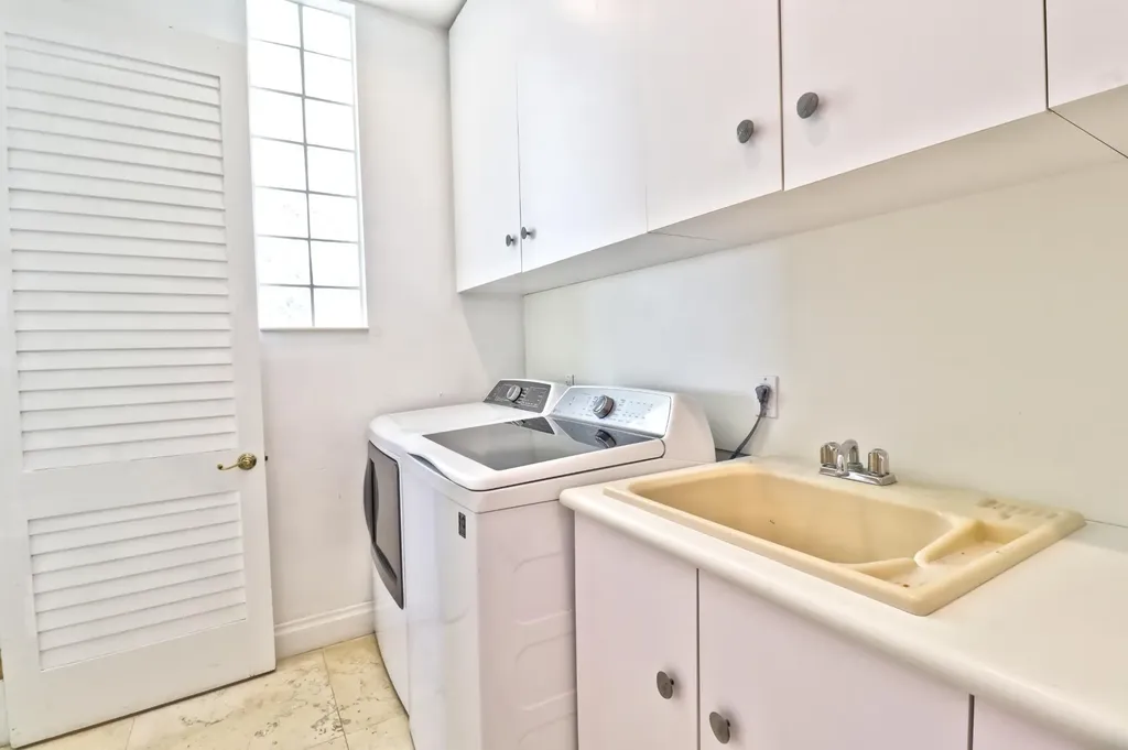 Tip Sea Too Abaco BS