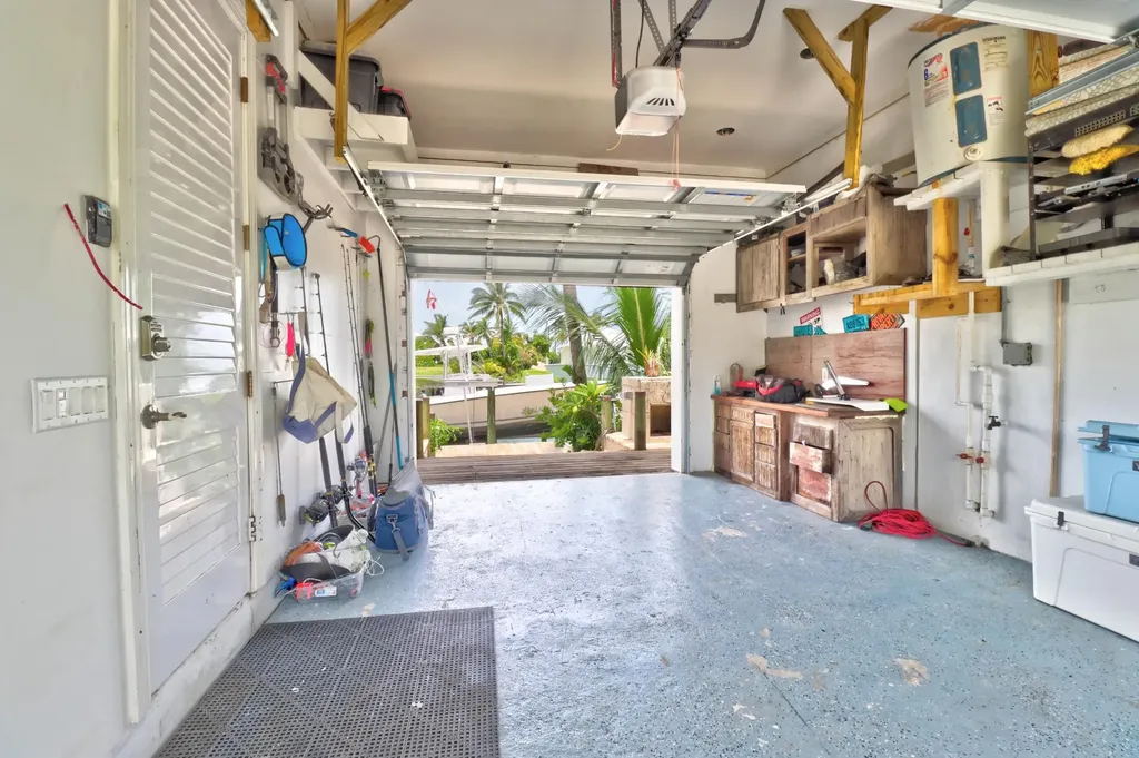 Tip Sea Too Abaco BS