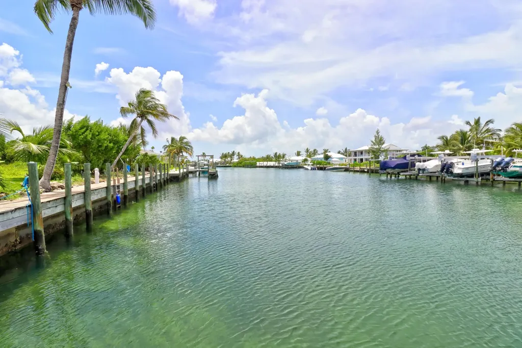 Tip Sea Too Abaco BS