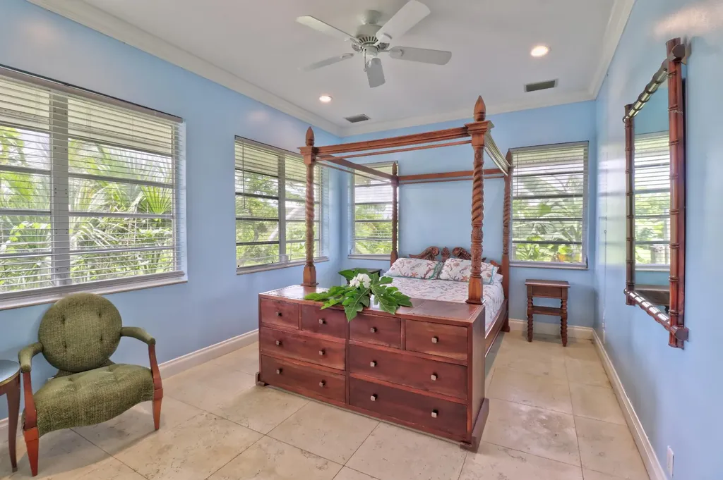 Tip Sea Too Abaco BS