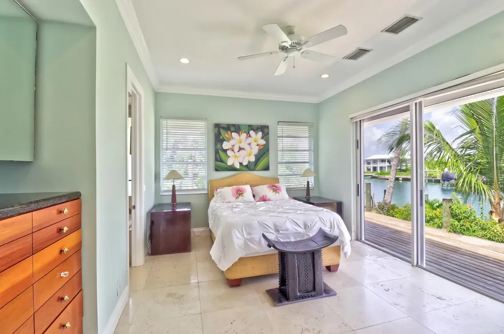 Tip Sea Too Abaco BS