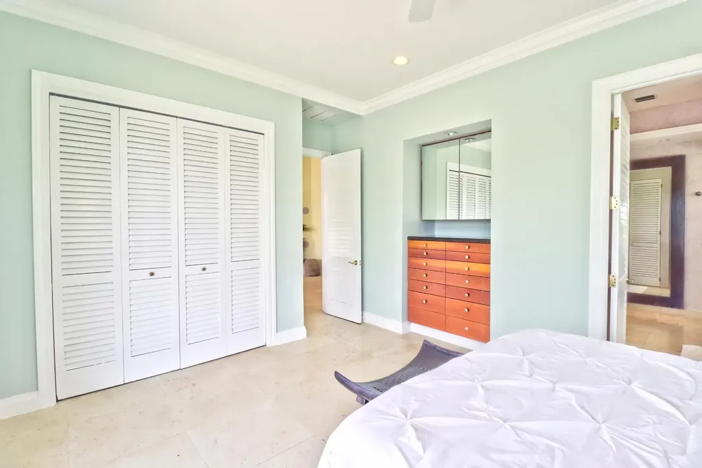 Tip Sea Too Abaco BS