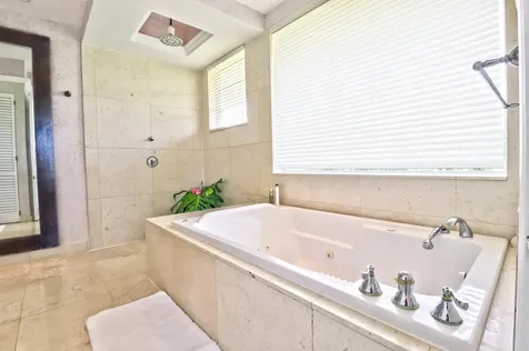 Tip Sea Too Abaco BS