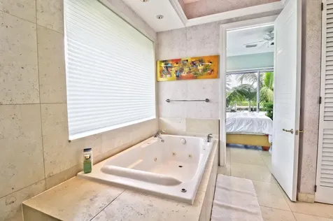 Tip Sea Too Abaco BS