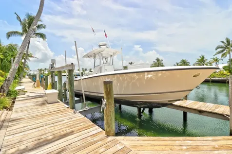 Tip Sea Too Abaco BS