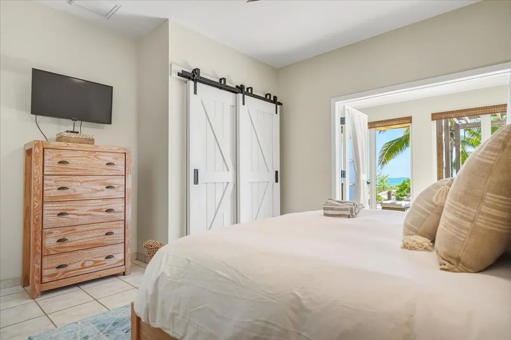 Latitude Adjustment Exuma BS