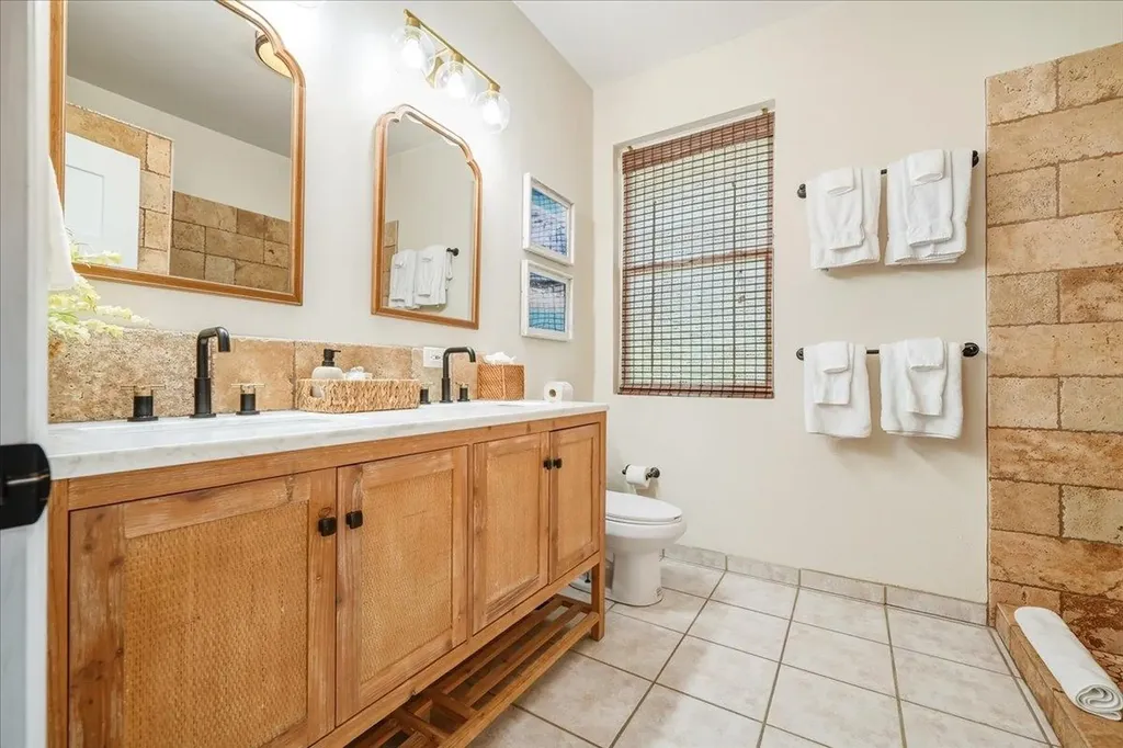 Latitude Adjustment Exuma BS