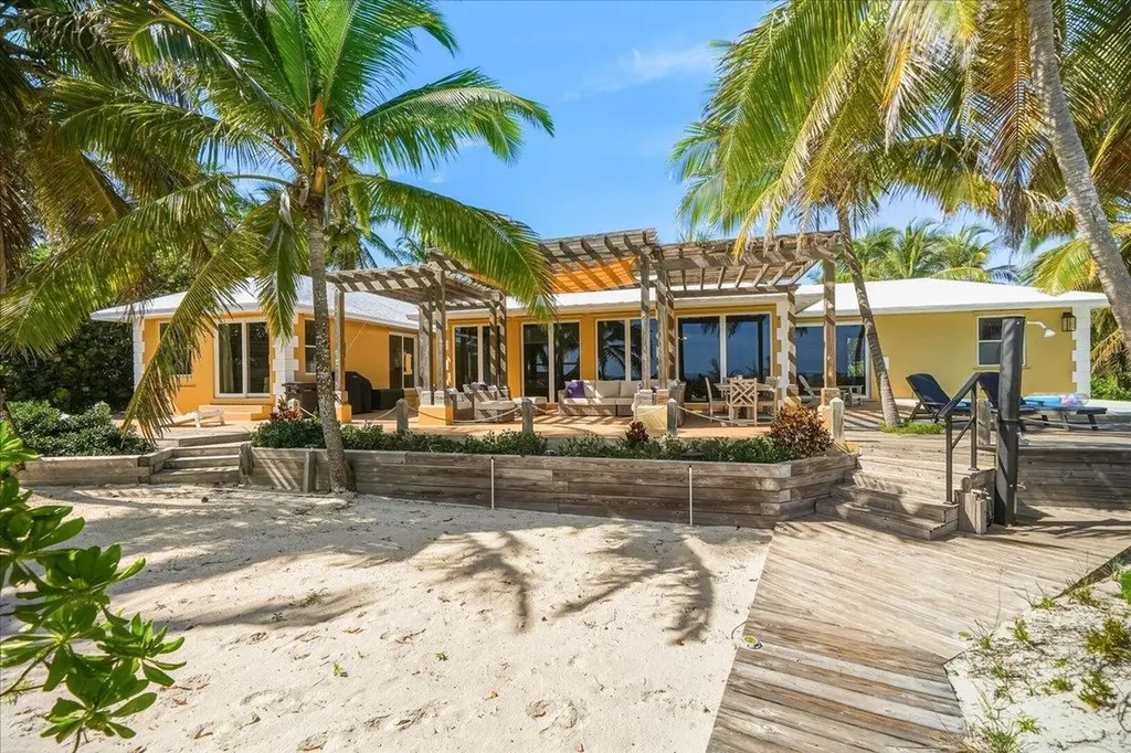 Latitude Adjustment Exuma BS