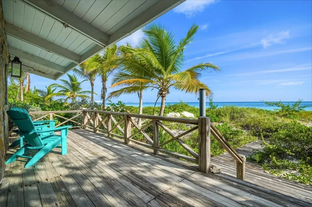 Latitude Adjustment Exuma BS