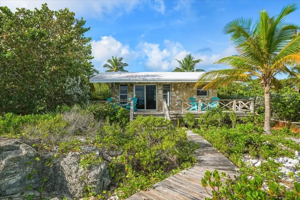 Latitude Adjustment Exuma BS