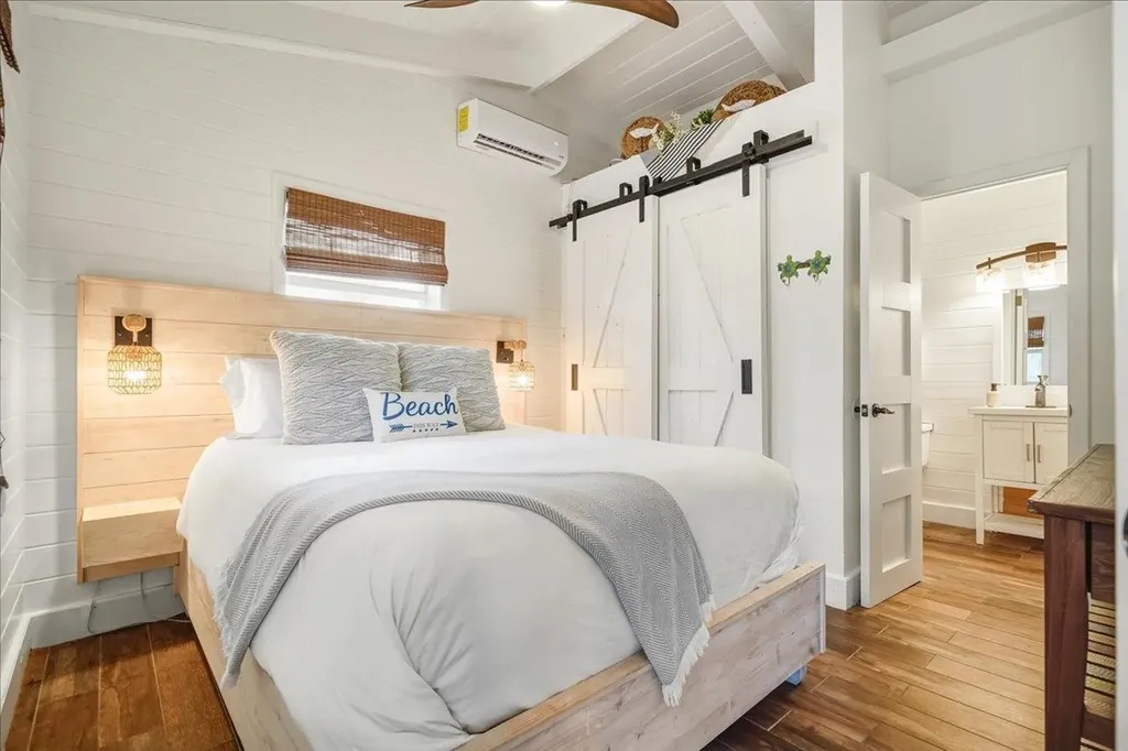 Latitude Adjustment Exuma BS